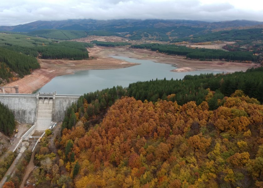 Водата на язовир "Студена" отивала незаконно в Радомир