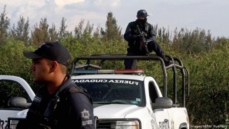 Мексико: 14 убити в престрелка между наркокартел и полиция 