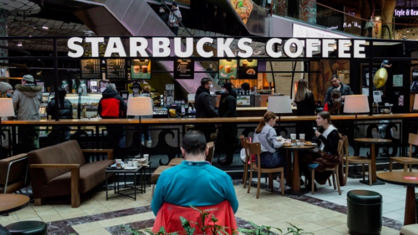 Срив в продажбите: Starbucks започва уволнения