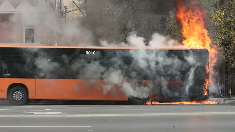 Пламна автобус на градския транспорт в Габрово