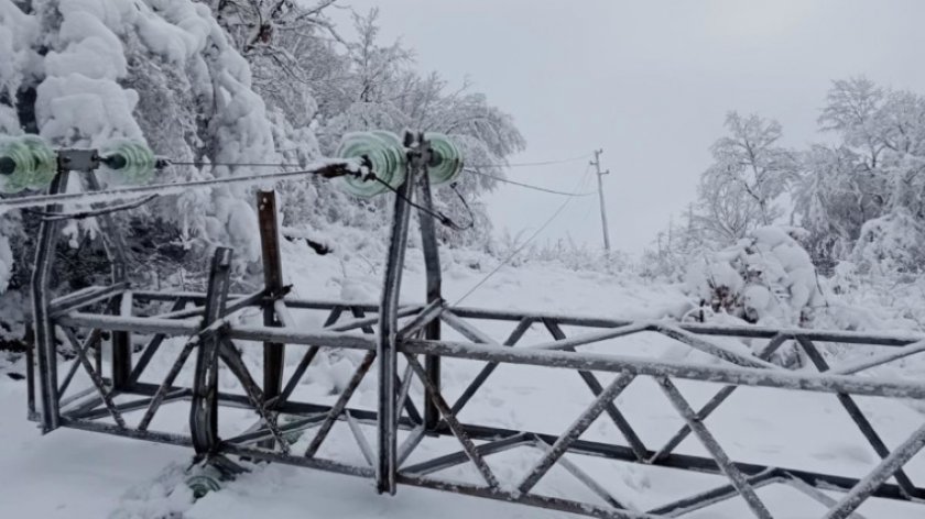 КЕВР задължи ЕРП-ата да компенсират всички без ток по празниците