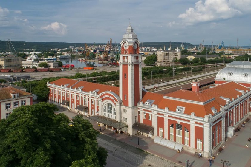 Какво свързва Киро Маричков с жп гарата във Варна?  (СНИМКИ)