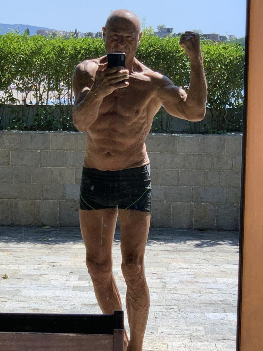 Най-известният музикален продуцент Митко Пайнера посреща 72-рия си рожден ден