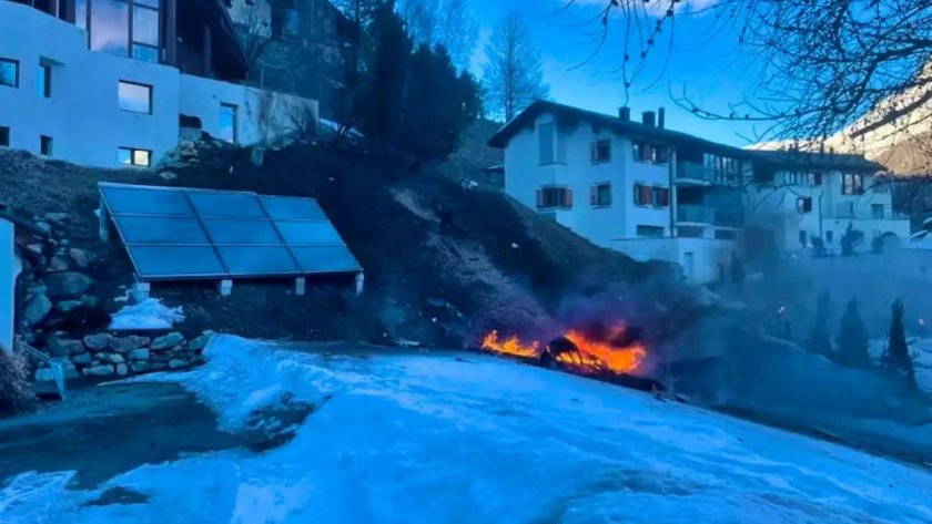 Малък самолет се разби в швейцарските Алпи