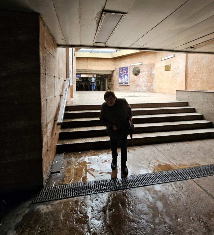 Подлезът между ЦУМ и Сердика в самия център на София