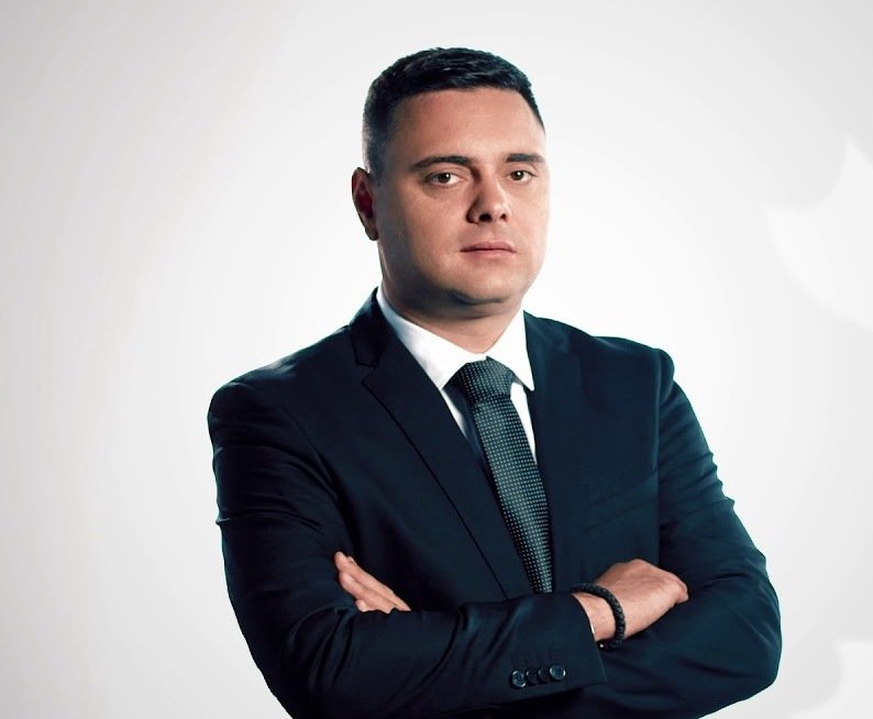 Трети ден полицията в Кавадарци в РСМ не връща колите