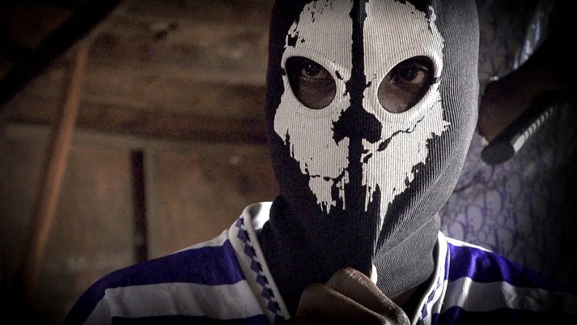 Дванадесет членове на нигерийската мафия са изправени пред съда в