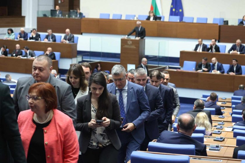 Предстоящият вот на недоверие, който ще бъде гласуван днес в