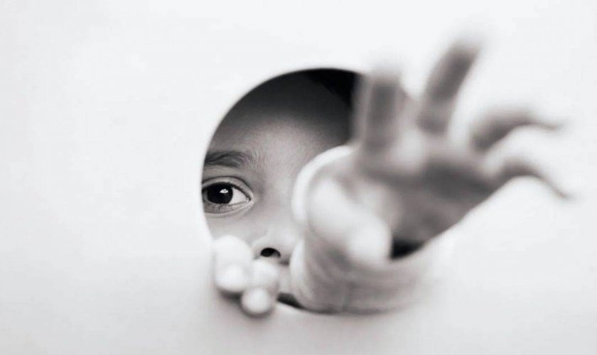 Тираджия уби 12-годишно момиче на пътя и вече седмица държавата