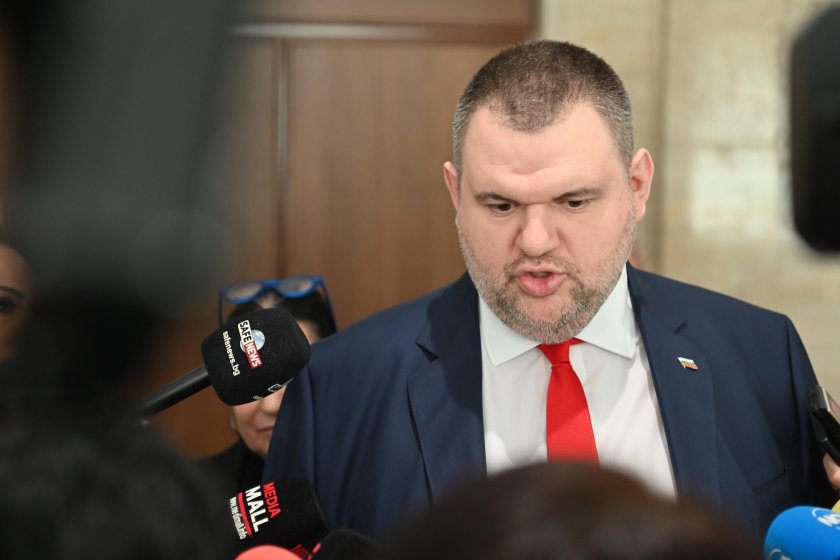 Човекът, който е брокерът на всички пътища, е Андрей Цеков