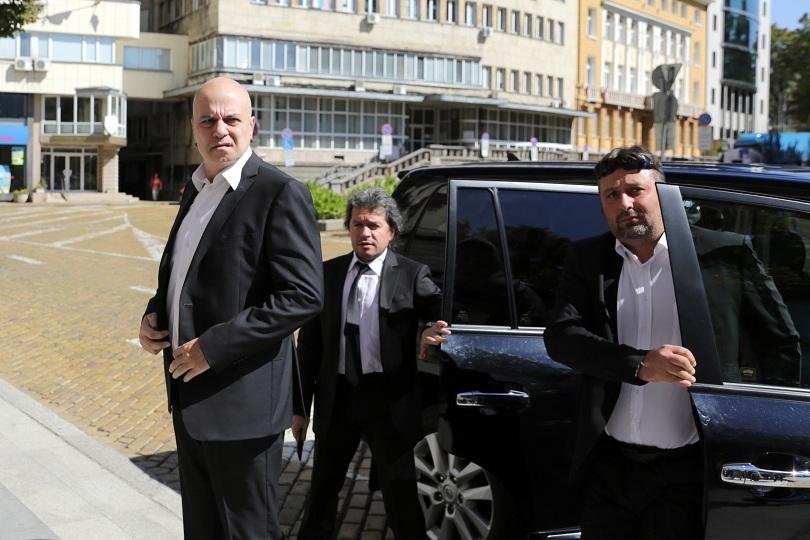 Лидерът на Има такъв народ Слави Трифонов предлага във всяка