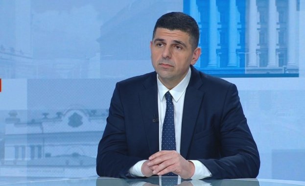 Странно е да ни упрекват в лицемерие, след като сме