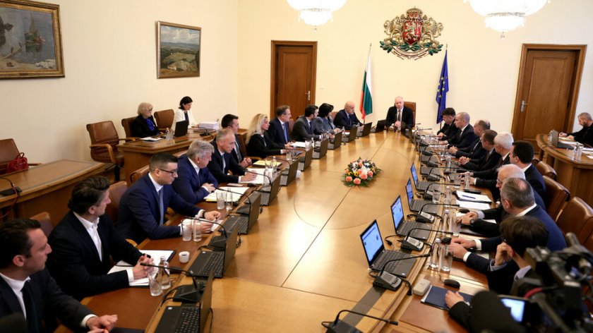Кабинетът назначи трима областни управители