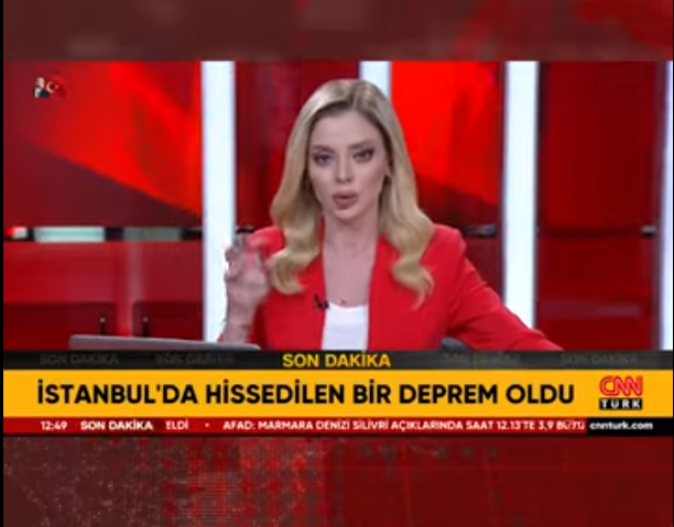 Водеща на CNN Türk изпадна в шок по време на труса