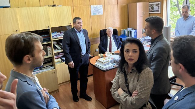 Един глас не стигна на СОС да катурне борда на "Метрополитен"