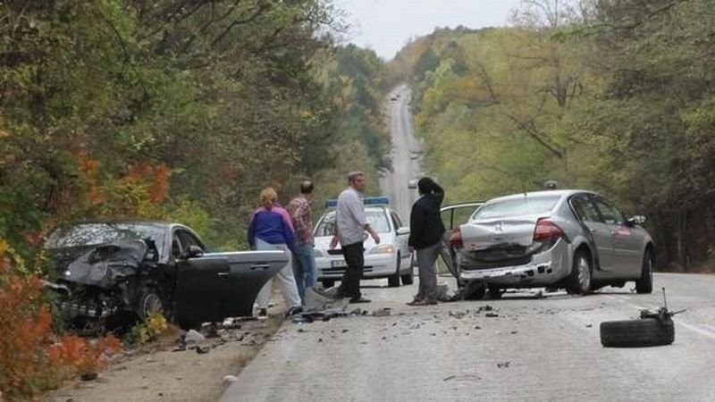 Тежка катастрофа с петима пострадали на пътя Русе-Бяла