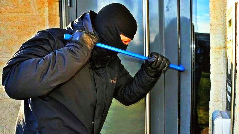 Откраднаха над 10 000 лева от склад в Стара Загора