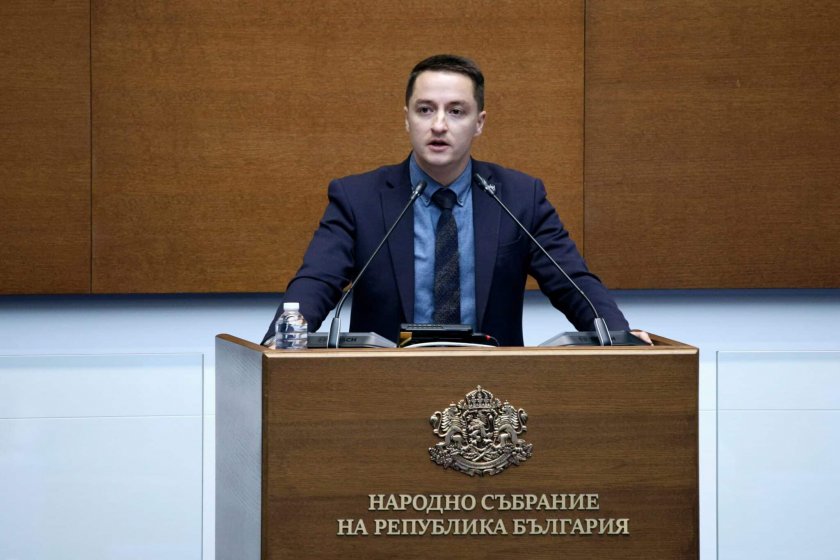 Гневен коментар срещу президента Румен Радев публикува във фейсбук профила