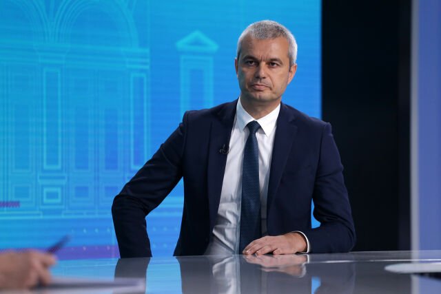 Костадинов: Спирам да броя хората в нашата група с поискани имунитети