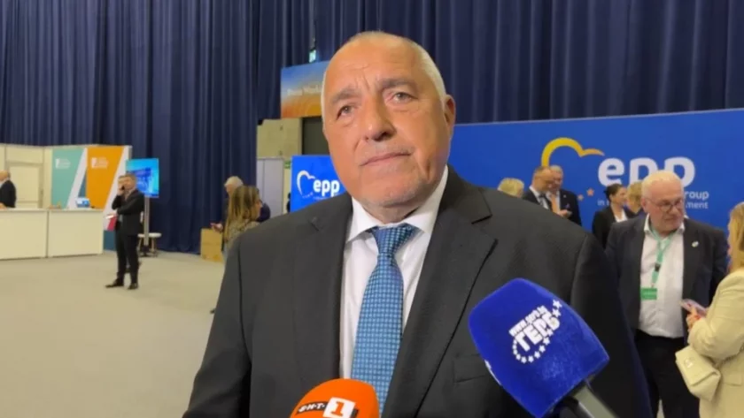 Спрях да слушам президента Румен Радев. Бил казал под сурдинка,