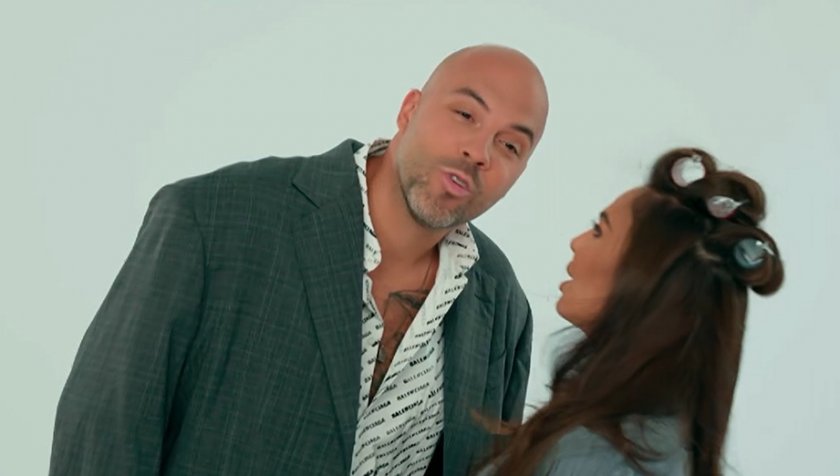 Ники Михайлов е имал класически ергенски апартамент, където Ни Ло