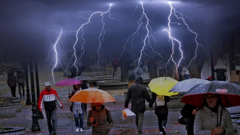 Днес от запад на изток ще има временни увеличения на