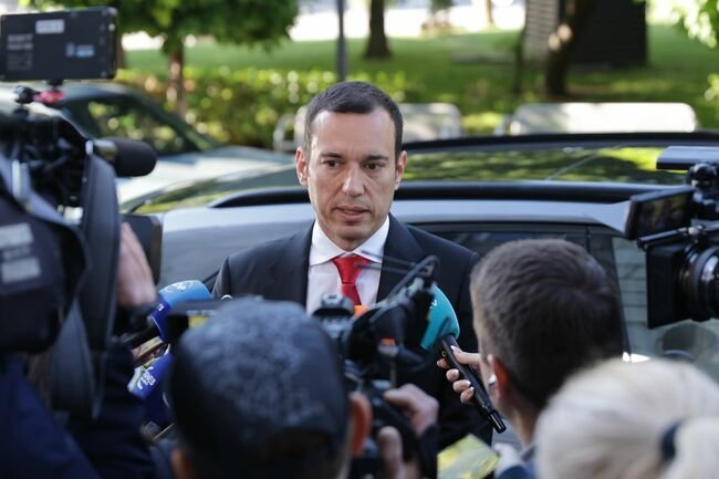 Терзиев с 3-то писмо до Теменужка да придвижи обществените поръчки за сметосъбирането