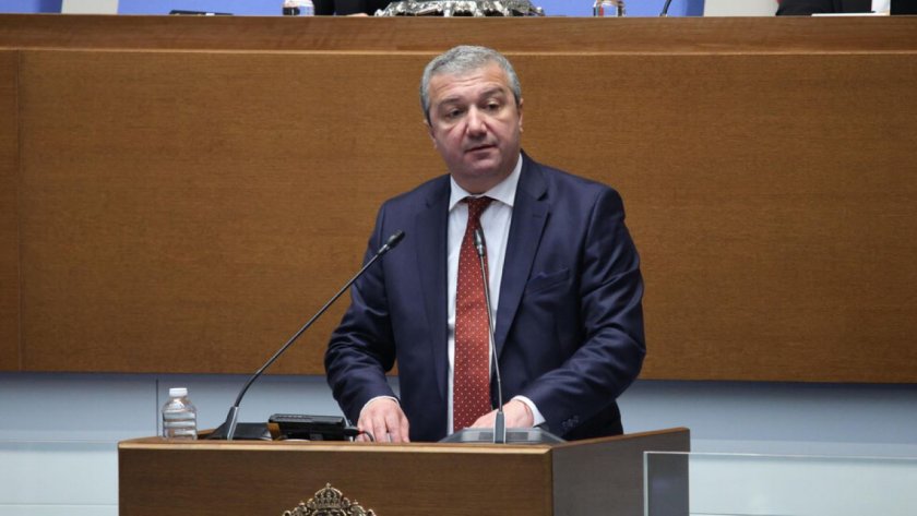 "Възраждане" и БСП влязоха в словесна престрелка за вторите пенсии