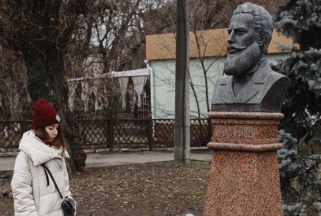Статуята на Ботев в Украйна свалена за ремонт