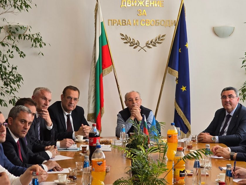 Почетният председател на ДПС-ДПС Ахмед Доган май сериозно е решил