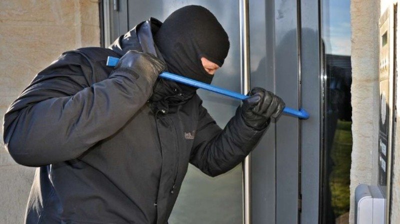 Необичайна кражба в дома на жена в Монтана: Изчезнаха й парите и бельото
