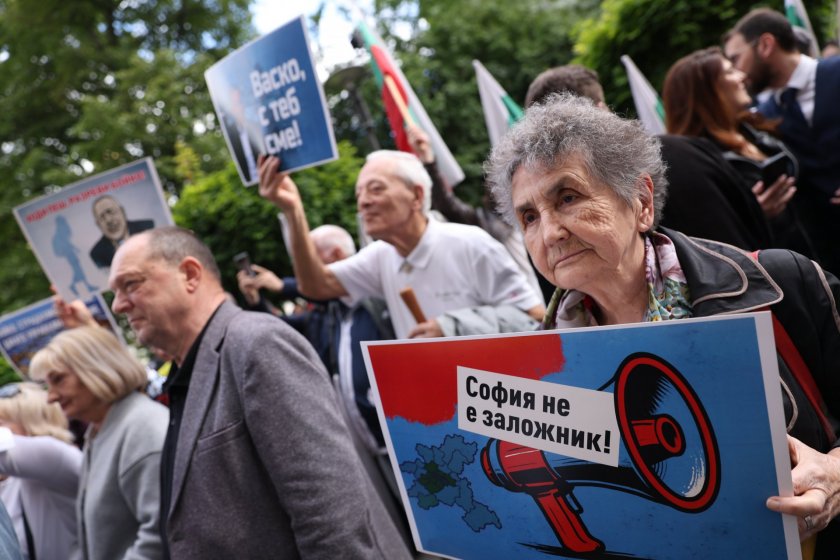 Протестът в подкрепа на кмета на София Васил Терзиев изпълни