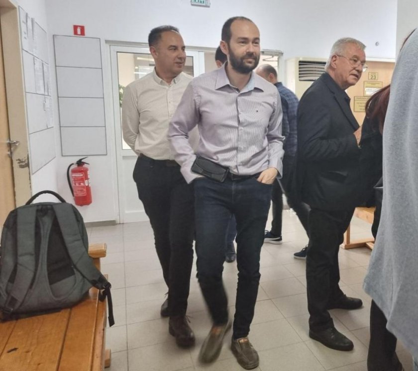 Районен съд - Пловдив прекрати делото срещу петима лекари, обвинени