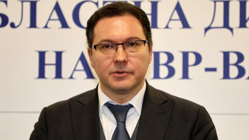 Бог да им е на помощ: Митов разпореди спешна проверка на поръчката за икони срещу катастрофи