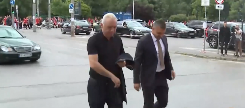 "Ицо, Ицо!" ехти пред националния