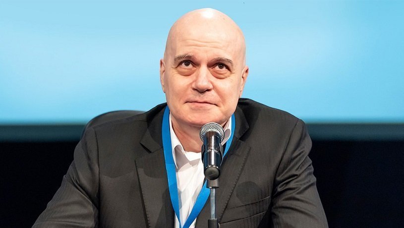 Слави Трифонов: Българският език ни прави толкова различни