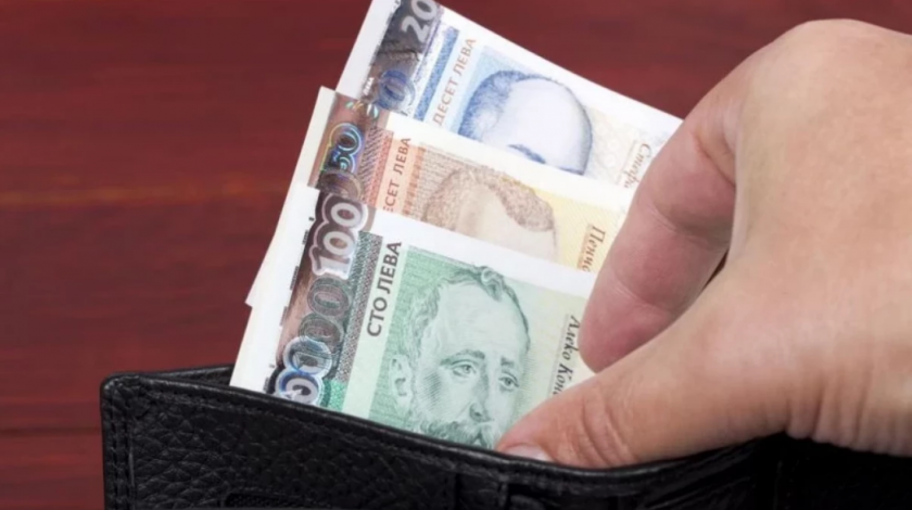Кешът в България е все още над 30 милиарда лева