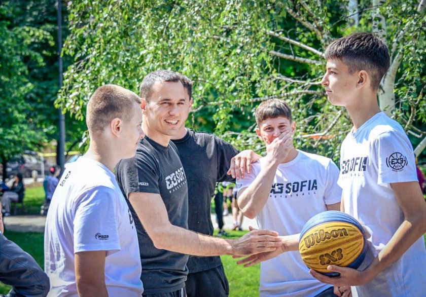 Терзиев пожела на столичните деца повече игри навън и смелост да мечтаят