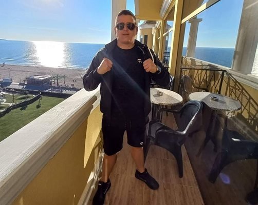 Антимафиотите от ГДБОП ли са счупили ченето и рамото на