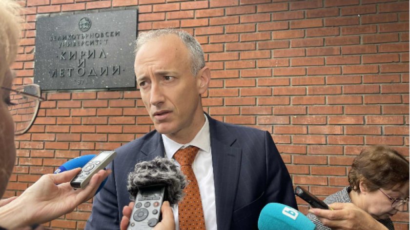 МОН започва активна подготовка за промяната в учебните планове