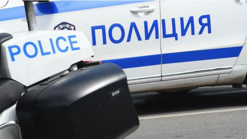 Издирват мъж, задигнал кутия за дарения в Ловеч
