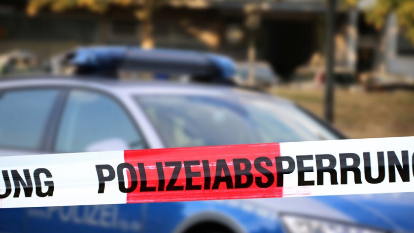Автомобил се вряза в група деца край Кьолн, има ранени