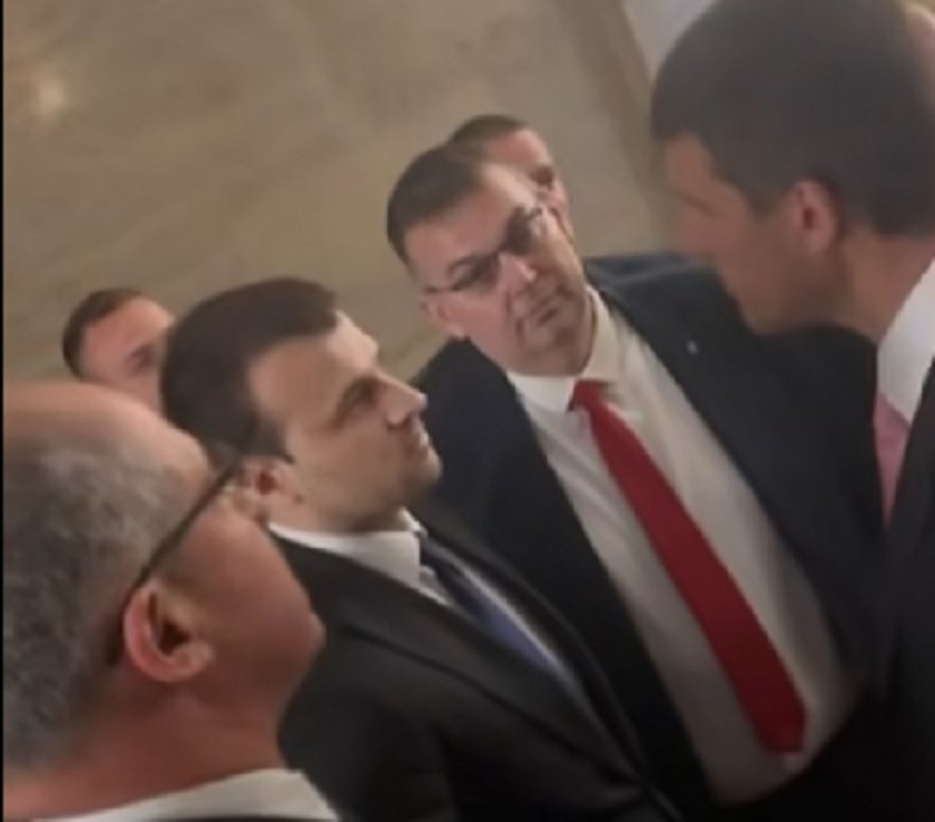 ХИТ ВИДЕО: Вижте как 20 копейки от "Вгъзраждане" треперят пред Ивелин Михайлов