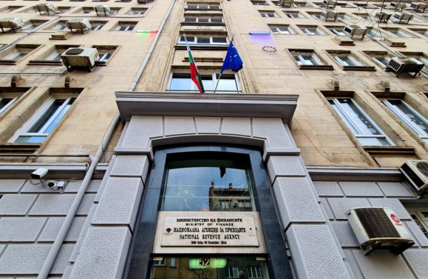 Вижте си трудовите договори в НАП