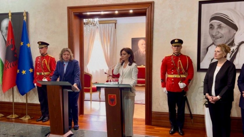 Киселова: България подкрепя усилията на Албания за присъединяване към ЕС