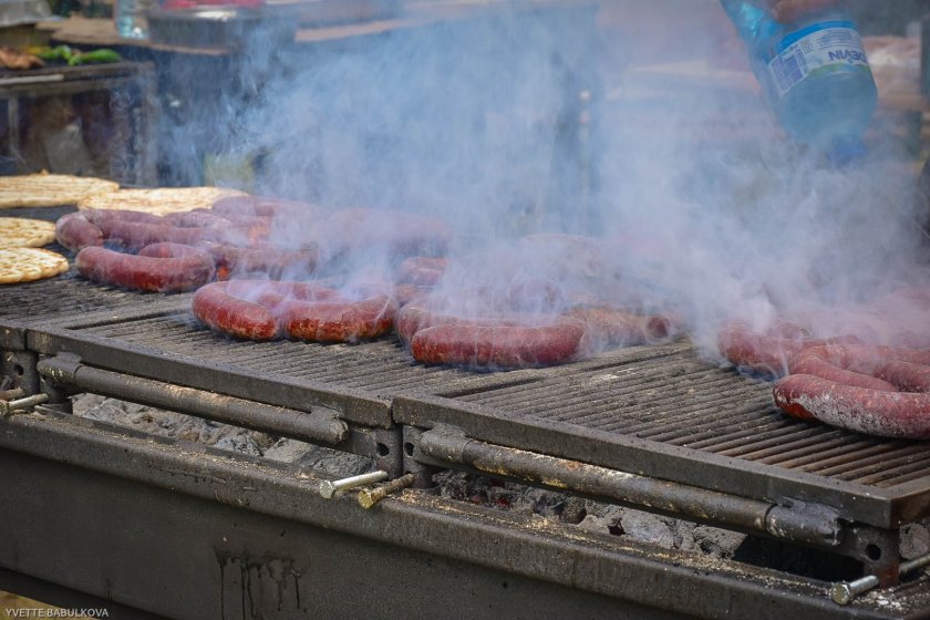 Вкусно: Хиляди се стекоха на празника на Горнооряховския суджук