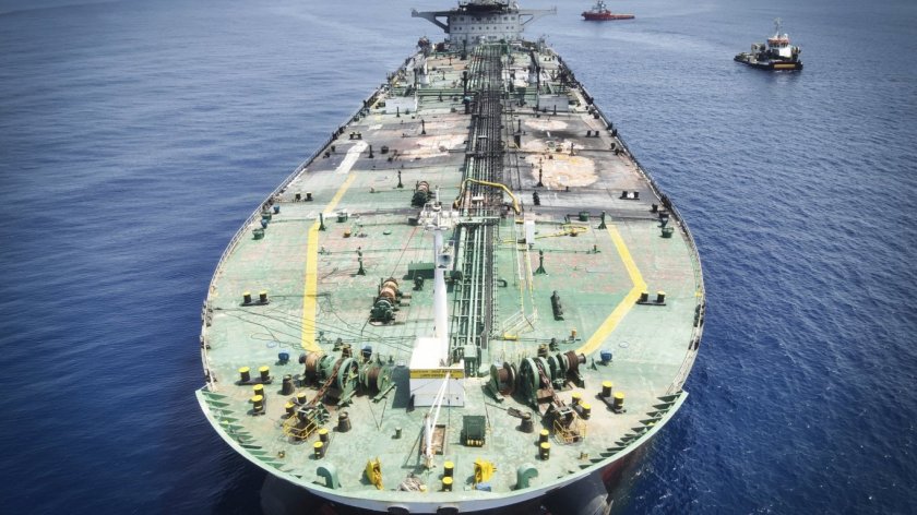 Петрол и газ рязко нагоре след като Израел удари Иран