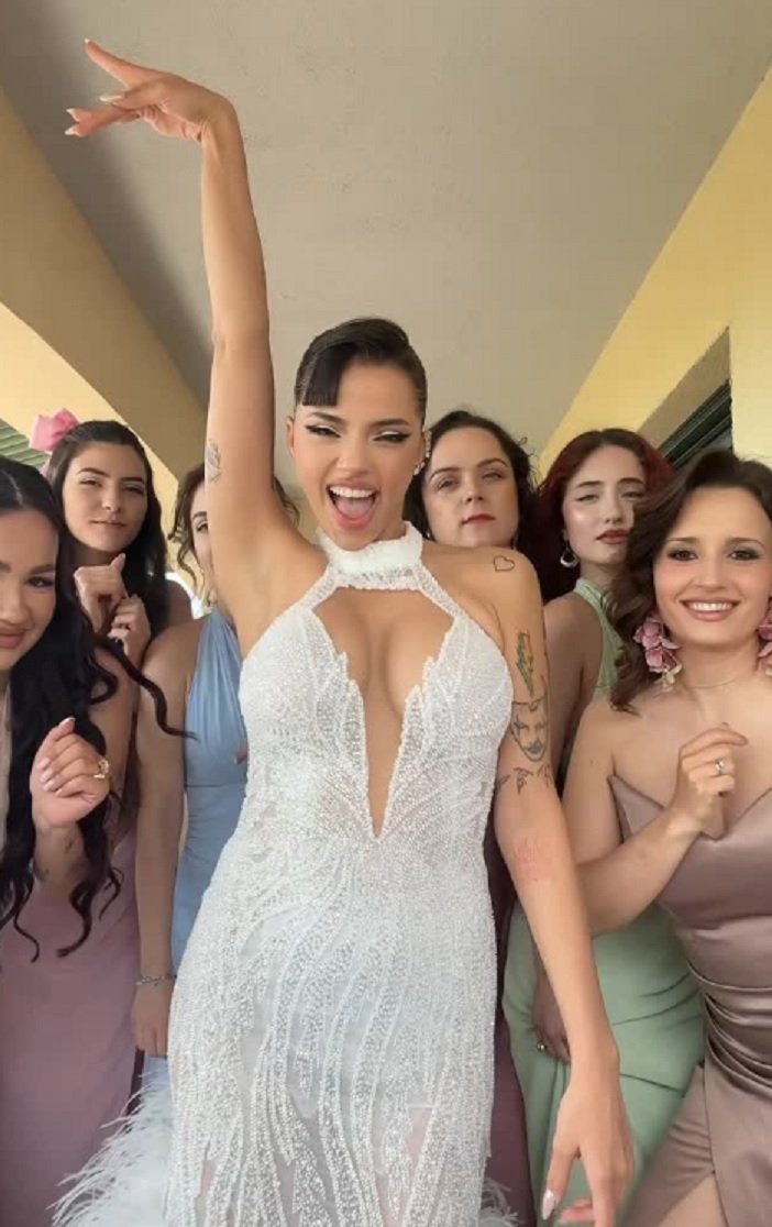 Поп певицата Дарина Йотова - DARA, вече официално е омъжена