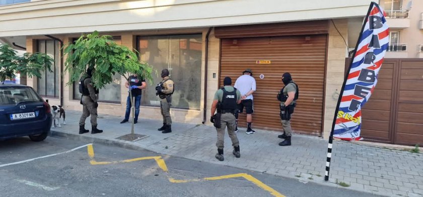 34 - годишен криминално проявен и осъждан за държане на