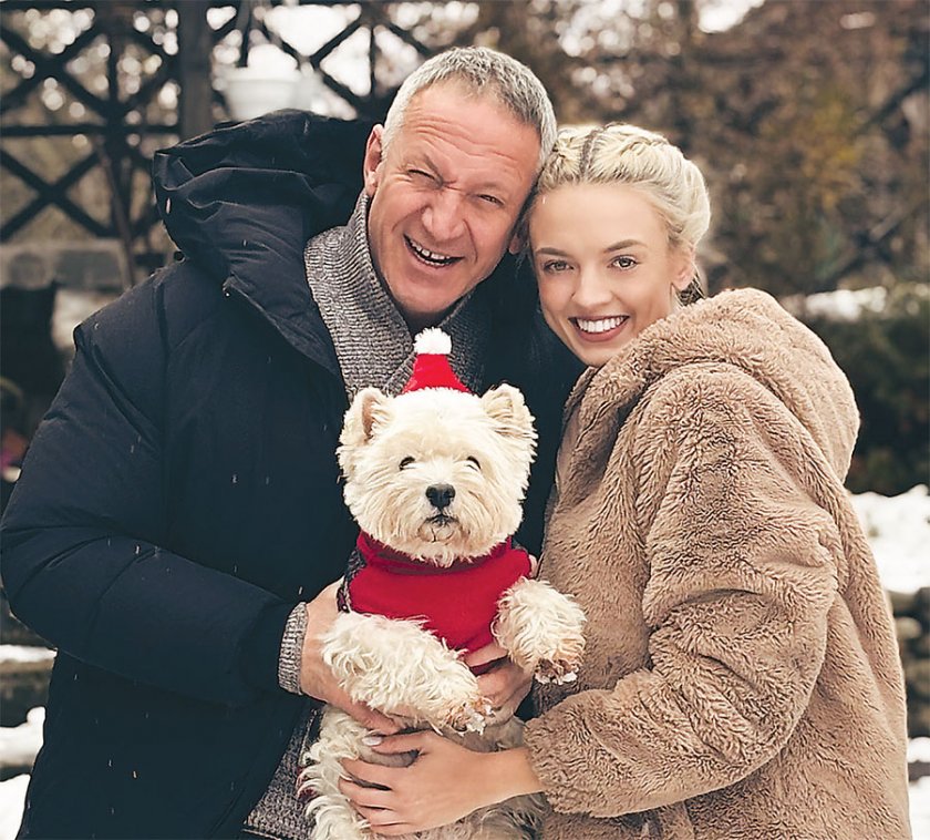 Скандали, викове и полиция огласяли квартирата на Деян Донков и